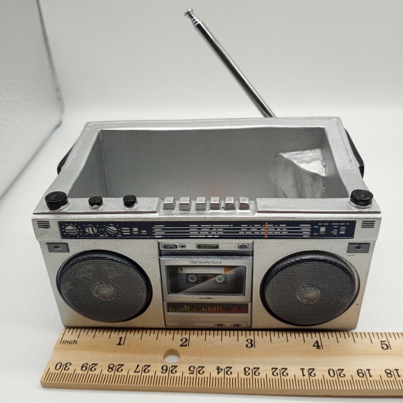 Retro radio succulent plant holder - Picture 8 of 9